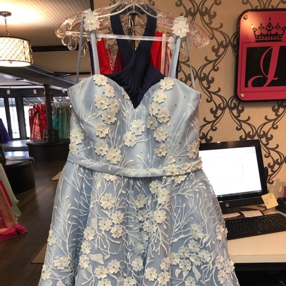 dress - Picture 2 of 2